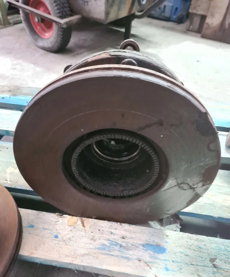 RENAULT PIASTA KOMPLETNA TYŁ 17.5 6 SZPILEK - Cubo: foto 4 RENAULT PIASTA KOMPLETNA TYŁ 17.5 6 SZPILEK - Cubo: foto 4