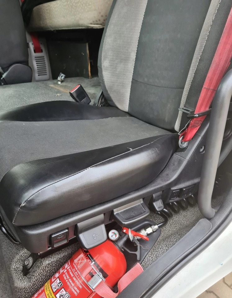 RENAULT PNEUMATYCZNY KIEROWCY - Asiento: foto 4 RENAULT PNEUMATYCZNY KIEROWCY - Asiento: foto 4