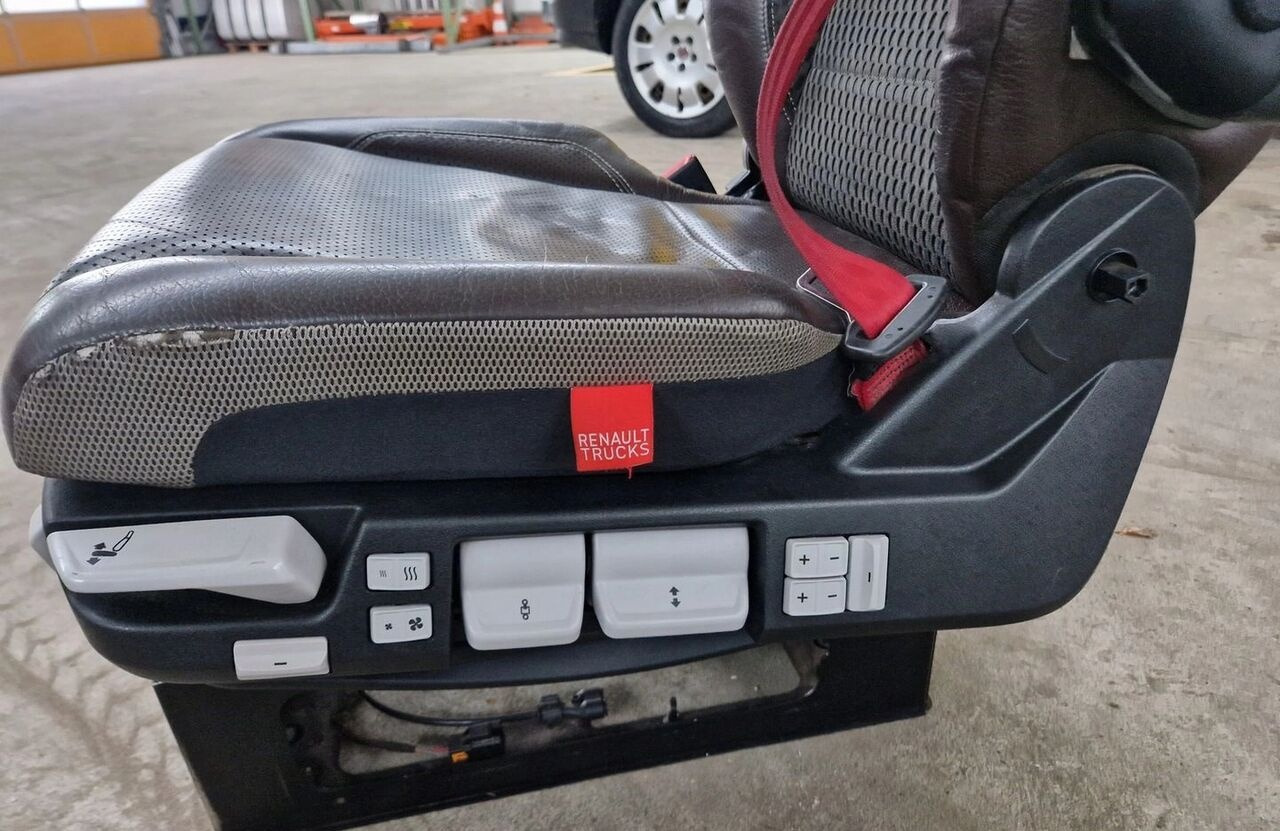 Renault SIEDZENIE KIEROWCY Renault GAMA T C K - Asiento para Camión: foto 5 Renault SIEDZENIE KIEROWCY Renault GAMA T C K - Asiento para Camión: foto 5