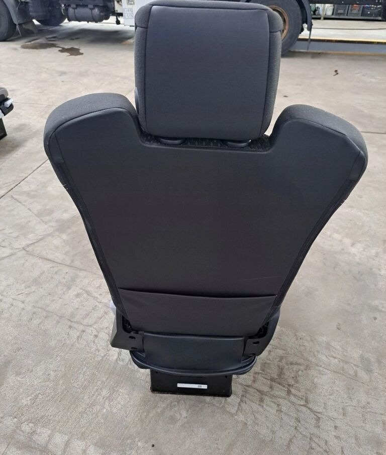 Renault SIEDZENIE KIEROWCY Renault RANGE GAMA T C K - Asiento para Camión: foto 5 Renault SIEDZENIE KIEROWCY Renault RANGE GAMA T C K - Asiento para Camión: foto 5