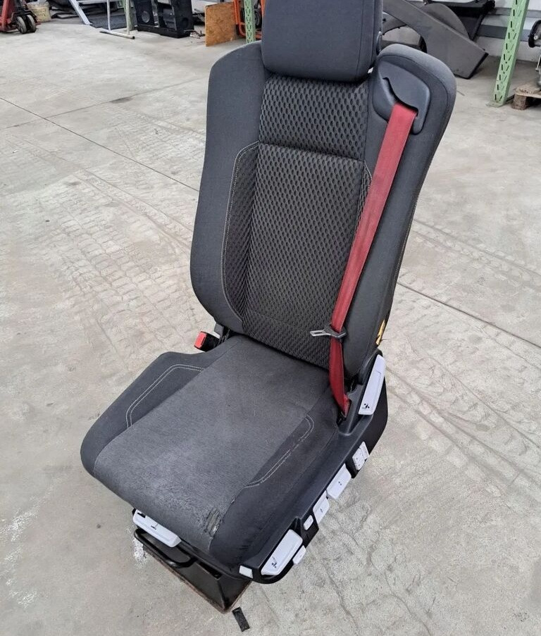 Renault SIEDZENIE KIEROWCY Renault RANGE GAMA T C K - Asiento para Camión: foto 1 Renault SIEDZENIE KIEROWCY Renault RANGE GAMA T C K - Asiento para Camión: foto 1