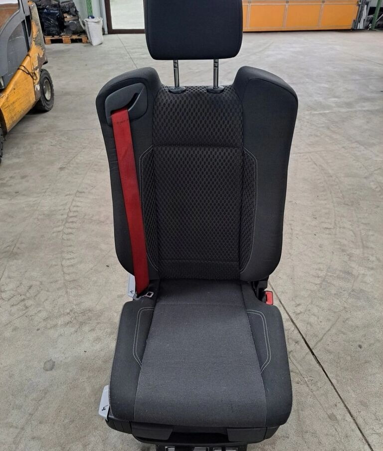 Renault SIEDZENIE PASAŻERA Renault RANGE GAMA T C K - Asiento para Camión: foto 3 Renault SIEDZENIE PASAŻERA Renault RANGE GAMA T C K - Asiento para Camión: foto 3