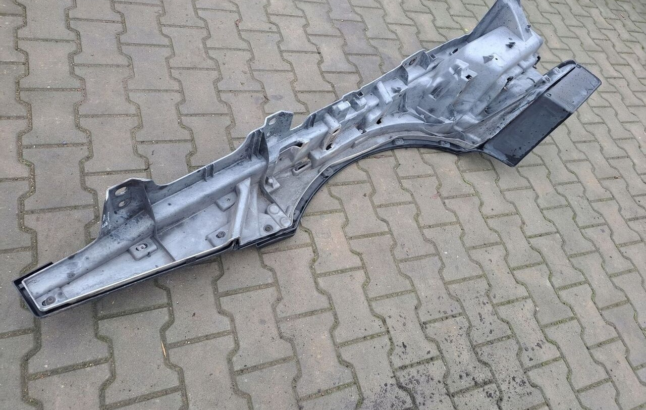 Renault STOPNICA GÓRNA STOPIEŃ LEWY RENAULT GAMA T RANGE - Peldaño para Camión: foto 5 Renault STOPNICA GÓRNA STOPIEŃ LEWY RENAULT GAMA T RANGE - Peldaño para Camión: foto 5