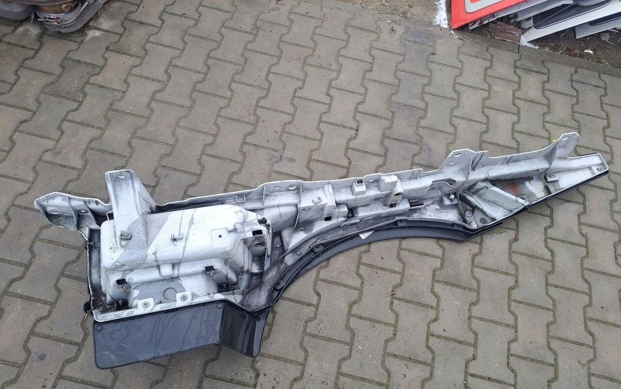Renault STOPNICA GÓRNA STOPIEŃ PRAWY RENAULT GAMA T RANGE - Peldaño para Camión: foto 2 Renault STOPNICA GÓRNA STOPIEŃ PRAWY RENAULT GAMA T RANGE - Peldaño para Camión: foto 2