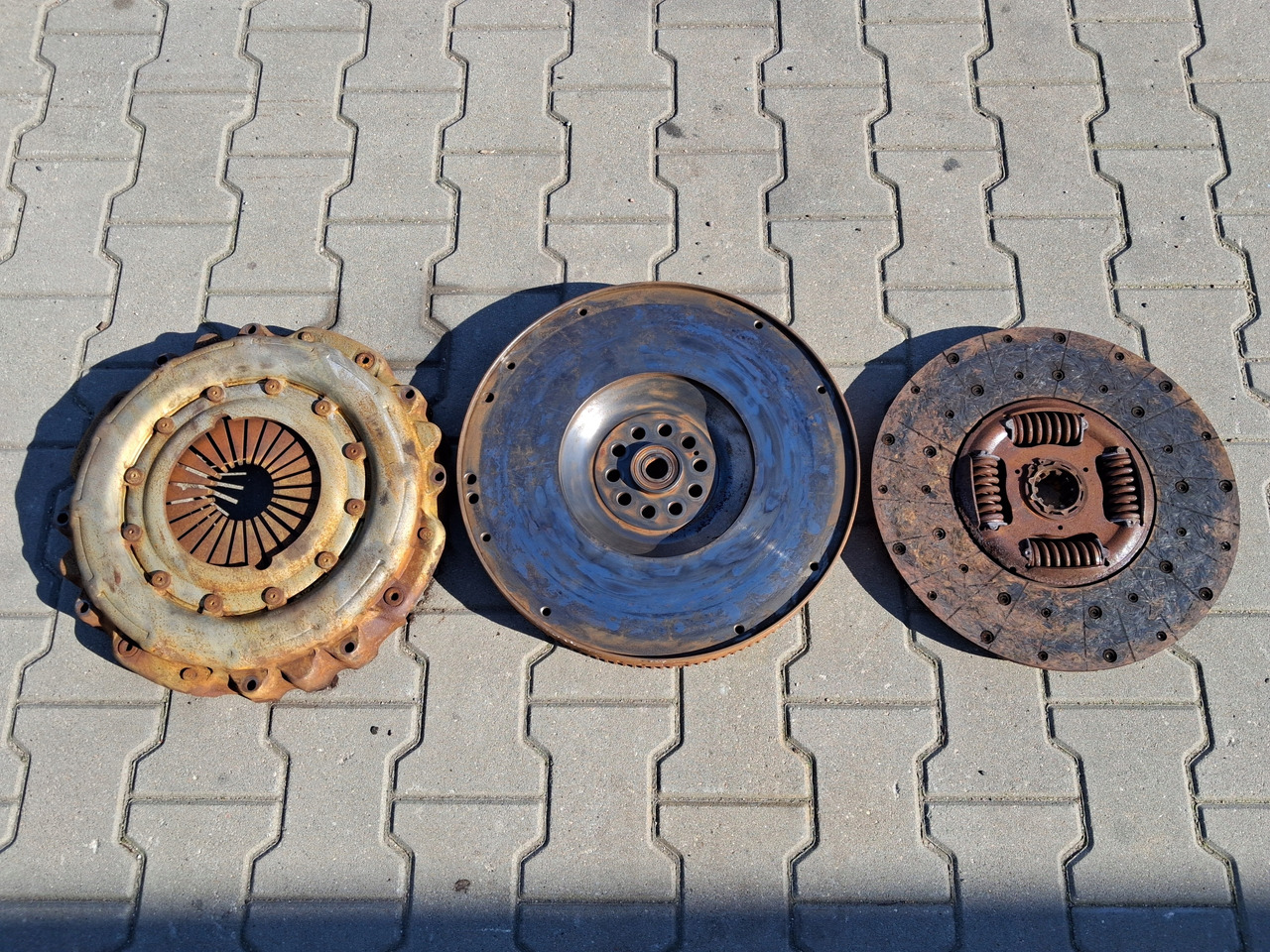 SPRZĘGŁO KOMPLETNE VOLVO FL FE D5K RENAULT GAMA D DTI 5 EURO 6 - Embrague y piezas: foto 1 SPRZĘGŁO KOMPLETNE VOLVO FL FE D5K RENAULT GAMA D DTI 5 EURO 6 - Embrague y piezas: foto 1