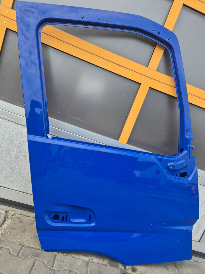 VOLVO DRZWI GOŁE PRAWE VOLVO FM 5 FMX 5 - Puerta y piezas para Camión: foto 2 VOLVO DRZWI GOŁE PRAWE VOLVO FM 5 FMX 5 - Puerta y piezas para Camión: foto 2