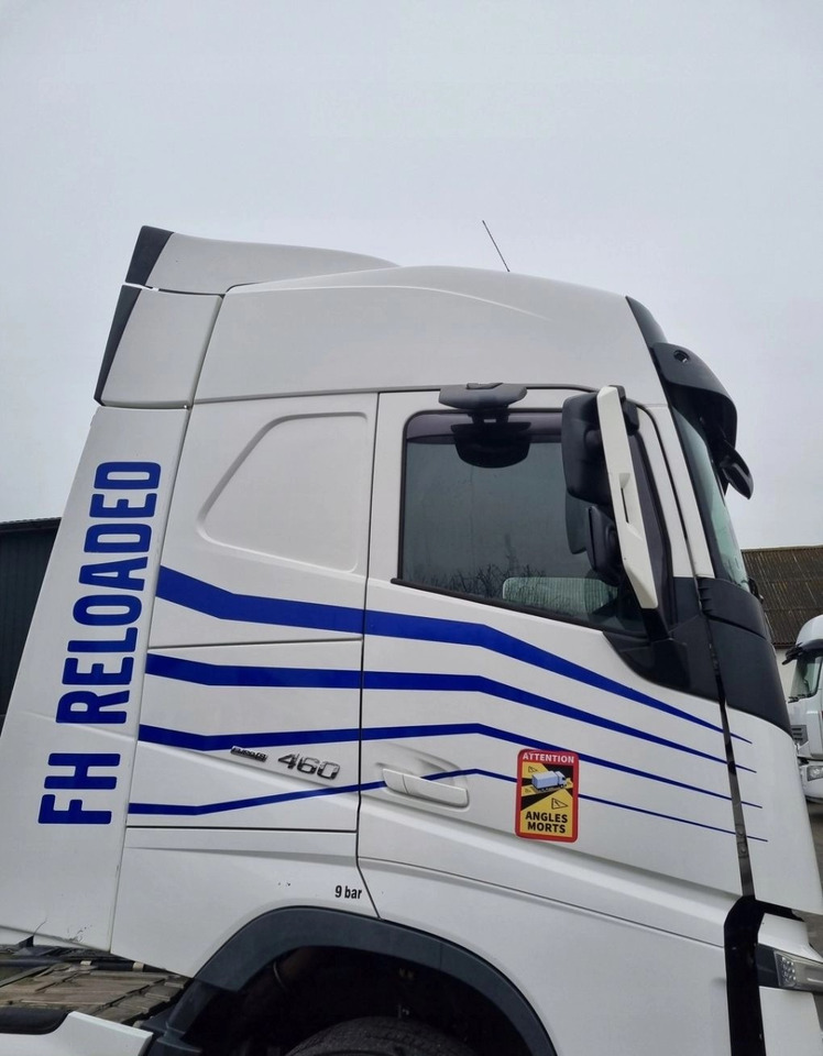 VOLVO KOMPLETNA VOLVO FH 4 EURO 6 GLOBETROTTER - Cabina: foto 5 VOLVO KOMPLETNA VOLVO FH 4 EURO 6 GLOBETROTTER - Cabina: foto 5