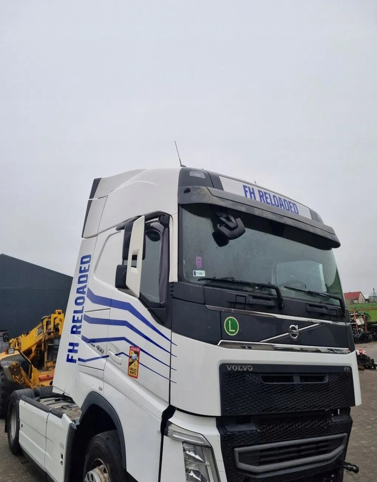 VOLVO KOMPLETNA VOLVO FH 4 EURO 6 GLOBETROTTER - Cabina: foto 1 VOLVO KOMPLETNA VOLVO FH 4 EURO 6 GLOBETROTTER - Cabina: foto 1