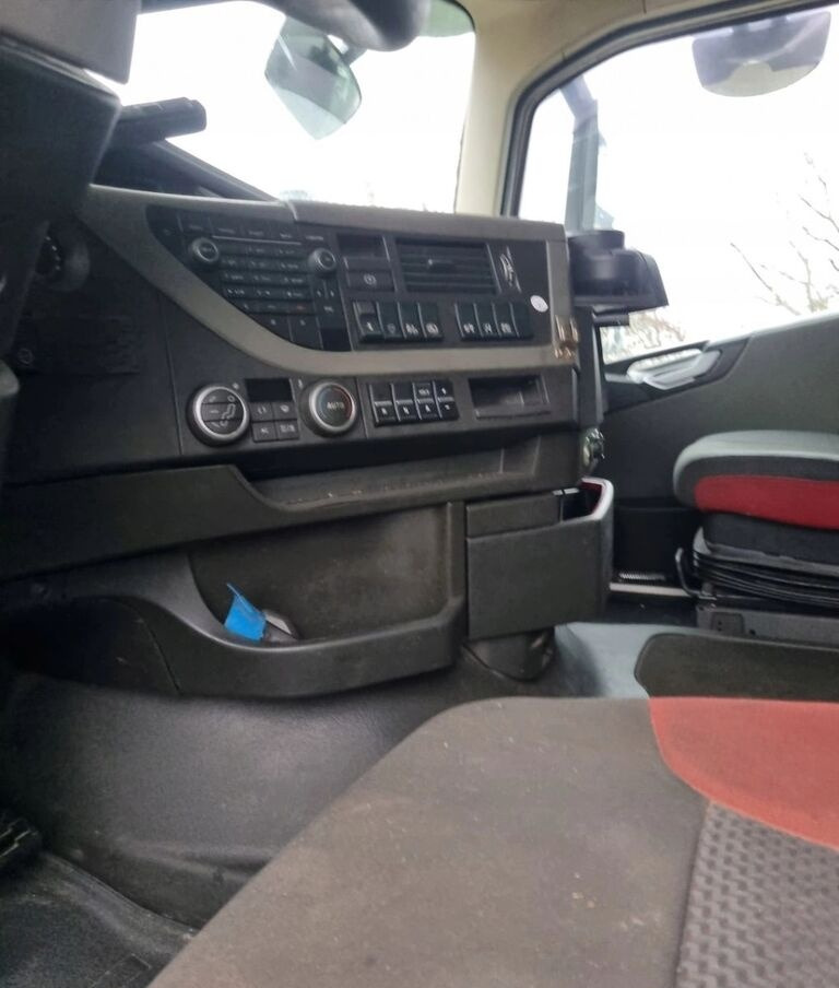 Volvo-ABG VOLVO FH 4 EURO 6 GLOBETROTTER 2018 ROK - Cabina para Camión: foto 3 Volvo-ABG VOLVO FH 4 EURO 6 GLOBETROTTER 2018 ROK - Cabina para Camión: foto 3