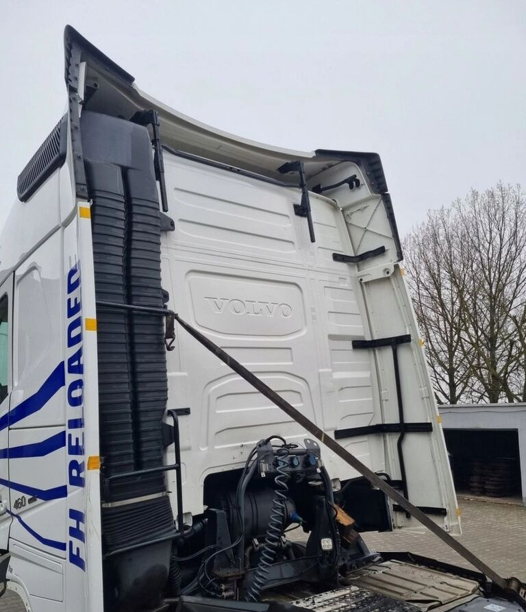 Volvo-ABG VOLVO FH 4 EURO 6 GLOBETROTTER 2018 ROK Volvo VOLVO FH 4 EURO 6 GLOBETROTTER 2018 ROK - Cabina para Camión: foto 2 Volvo-ABG VOLVO FH 4 EURO 6 GLOBETROTTER 2018 ROK Volvo VOLVO FH 4 EURO 6 GLOBETROTTER 2018 ROK - Cabina para Camión: foto 2