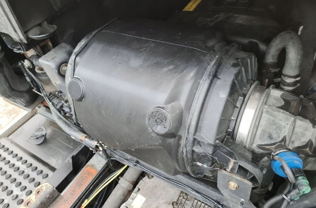Volvo FH 16 EURO 6 Volvo VOLVO FH 16 EURO 6 - Filtro de aire para Camión: foto 3 Volvo FH 16 EURO 6 Volvo VOLVO FH 16 EURO 6 - Filtro de aire para Camión: foto 3