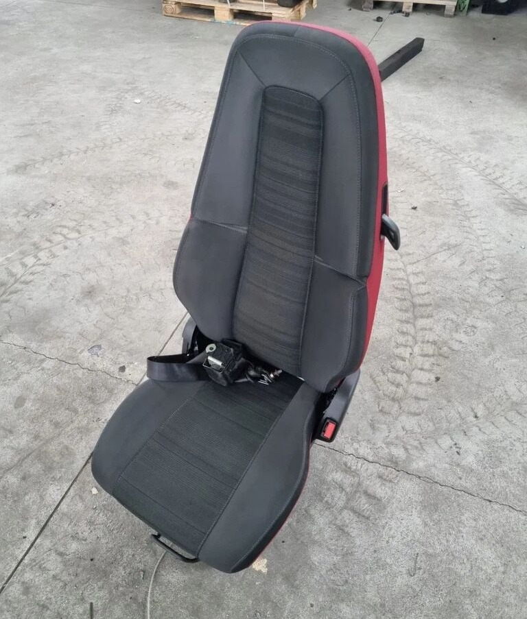 Volvo FH4 FM4 Volvo - Asiento para Camión: foto 1 Volvo FH4 FM4 Volvo - Asiento para Camión: foto 1
