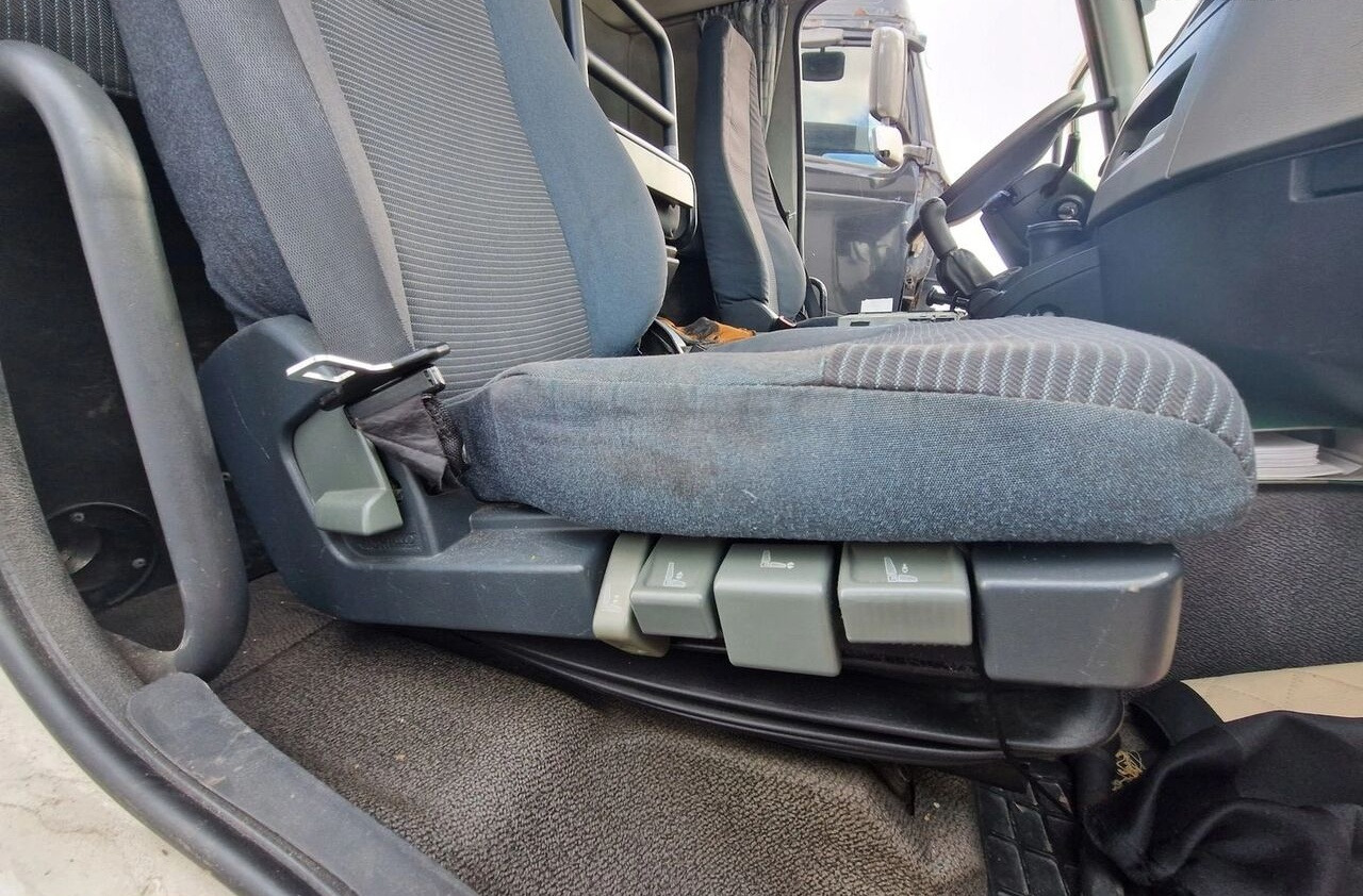 Volvo FL FE Volvo - Asiento para Camión: foto 2 Volvo FL FE Volvo - Asiento para Camión: foto 2