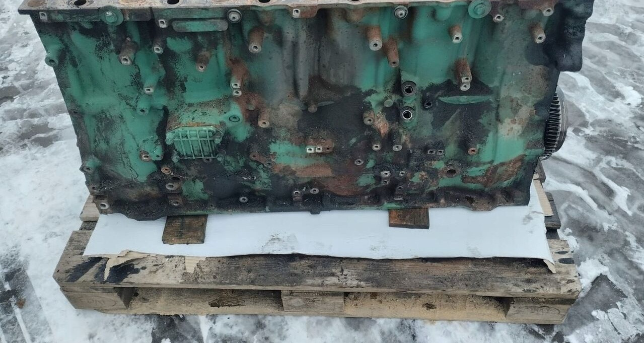 Volvo FM truck - Bloque de cilindros para Camión: foto 4 Volvo FM truck - Bloque de cilindros para Camión: foto 4