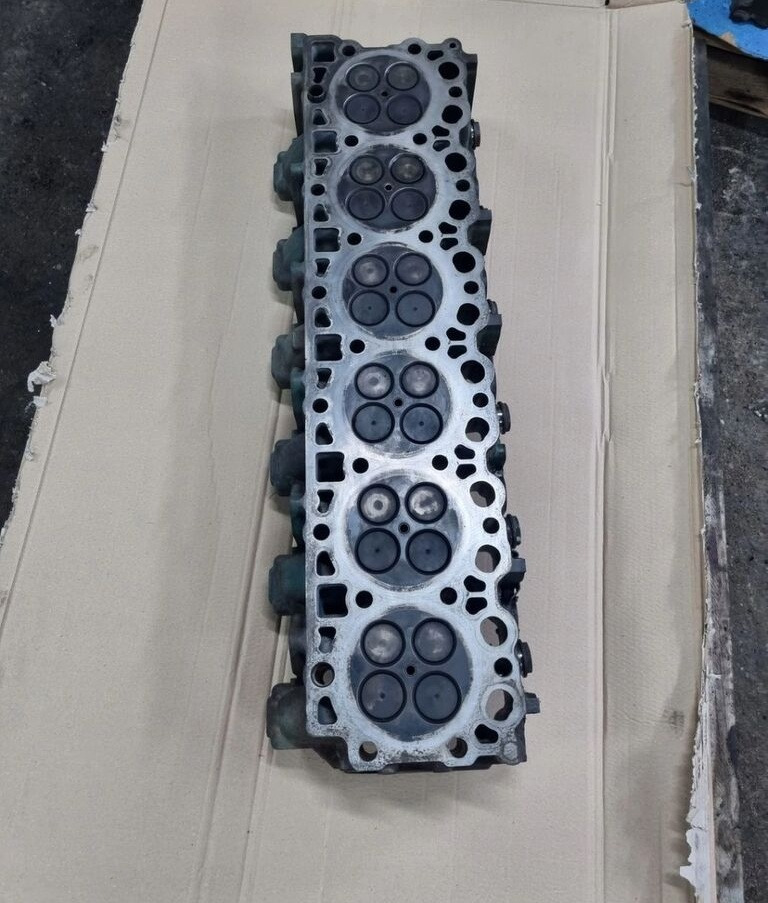 Volvo GŁOWICA SILNIKA FL FE D7E D7F RENAULT MIDLUM PREMIUM DXI 7 EURO Deutz Volvo - Cabezal de bloque para Camión: foto 3 Volvo GŁOWICA SILNIKA FL FE D7E D7F RENAULT MIDLUM PREMIUM DXI 7 EURO Deutz Volvo - Cabezal de bloque para Camión: foto 3