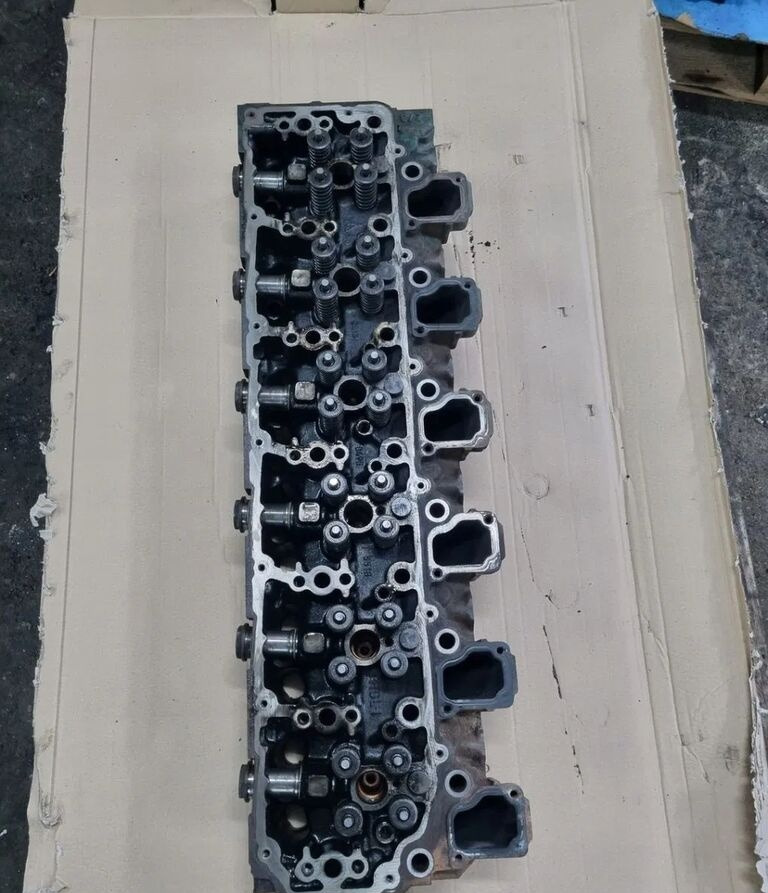 Volvo GŁOWICA SILNIKA FL FE D7E D7F RENAULT MIDLUM PREMIUM DXI 7 EURO Deutz Volvo - Cabezal de bloque para Camión: foto 1 Volvo GŁOWICA SILNIKA FL FE D7E D7F RENAULT MIDLUM PREMIUM DXI 7 EURO Deutz Volvo - Cabezal de bloque para Camión: foto 1