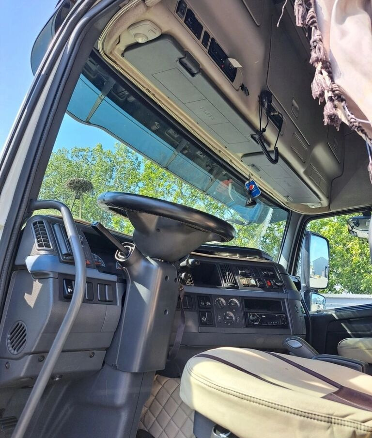 Volvo KOMPLETNA FH 12 13 XL WYSOKA AUTOMAT Volvo Wersja Europejska - Cabina para Camión: foto 2 Volvo KOMPLETNA FH 12 13 XL WYSOKA AUTOMAT Volvo Wersja Europejska - Cabina para Camión: foto 2