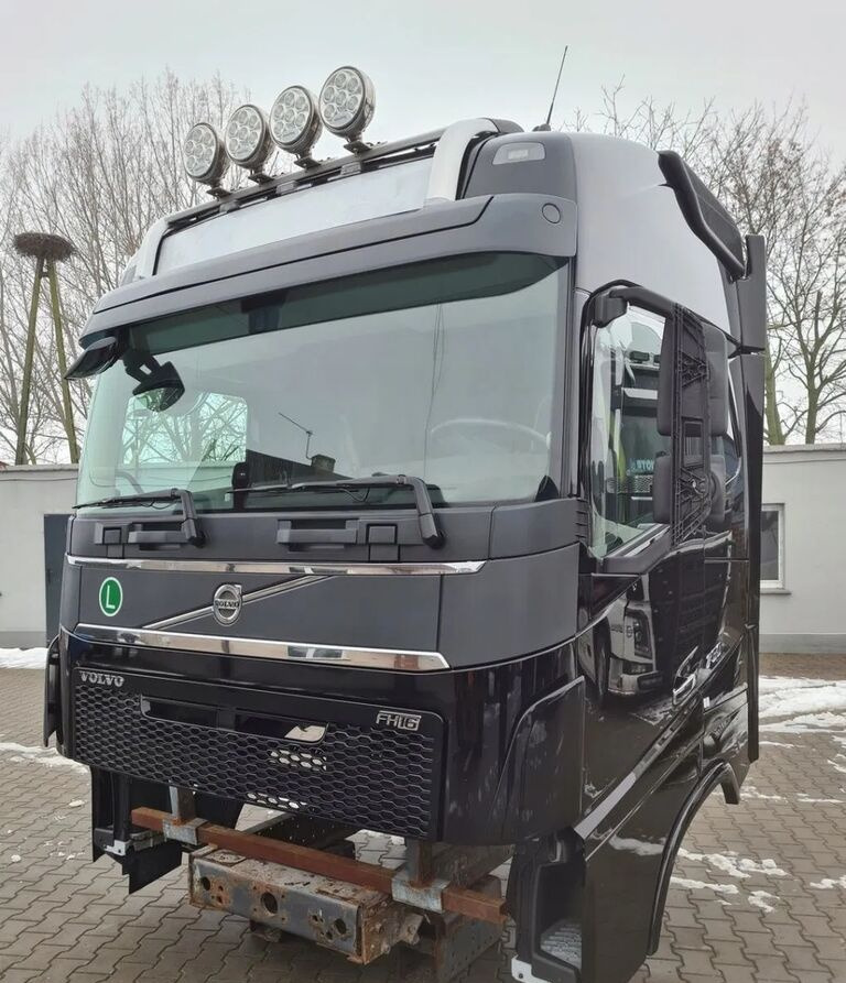 Volvo KOMPLETNA FH 16 750 EURO 6 GLOBETROTTER 2018 ROK Volvo VOLVO FH 16 750 EURO 6 GLOBETROTTER 2018 ROK - Cabina para Camión: foto 4 Volvo KOMPLETNA FH 16 750 EURO 6 GLOBETROTTER 2018 ROK Volvo VOLVO FH 16 750 EURO 6 GLOBETROTTER 2018 ROK - Cabina para Camión: foto 4