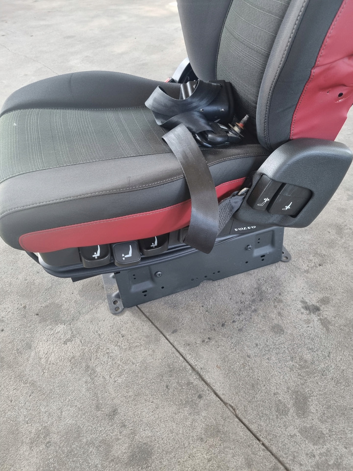 Volvo PNEUMATYCZNY KIEROWCY LEWY FH 4 FM 4 MANUAL Volvo FOTEL PNEUMATYCZNY KIEROWCY LEWY VOLVO FH 4 FM 4 MANUAL - Asiento para Camión: foto 4 Volvo PNEUMATYCZNY KIEROWCY LEWY FH 4 FM 4 MANUAL Volvo FOTEL PNEUMATYCZNY KIEROWCY LEWY VOLVO FH 4 FM 4 MANUAL - Asiento para Camión: foto 4