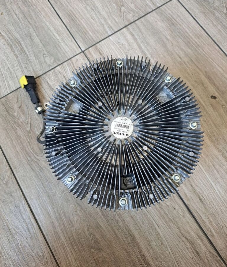 Volvo SPRZEDAM VISCO WISKOZA WENTYLATOR RENAULT GAMA D FL EURO 6 22828598 Volvo - Ventilador para Camión: foto 3 Volvo SPRZEDAM VISCO WISKOZA WENTYLATOR RENAULT GAMA D FL EURO 6 22828598 Volvo - Ventilador para Camión: foto 3