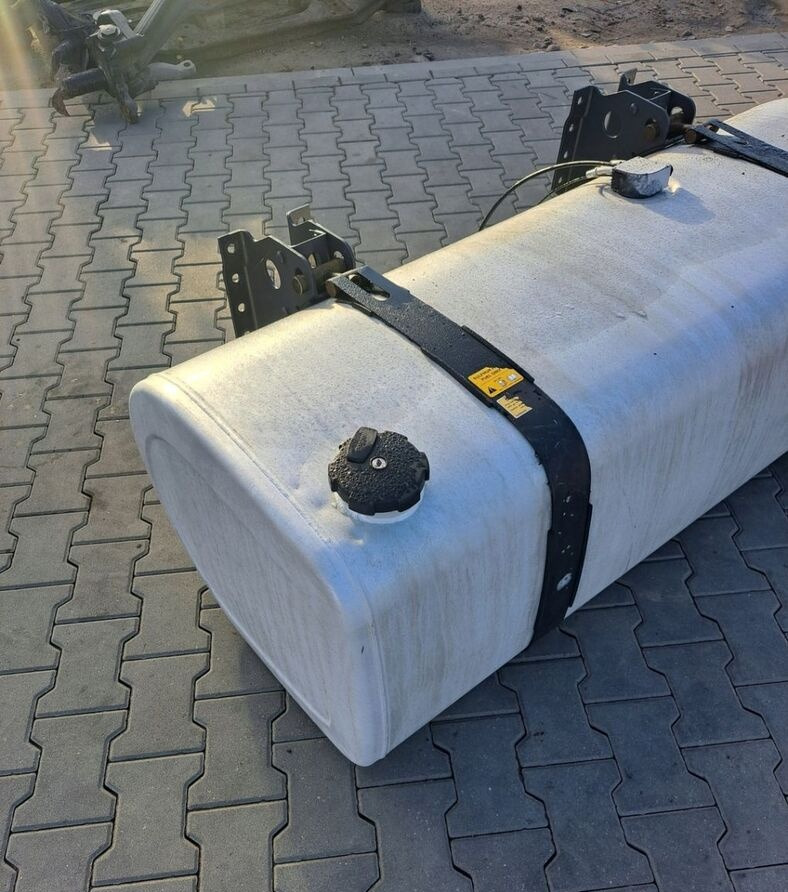 Volvo ZBIORNIK PALIWA RENAULT GAMA T LOW DECK MEGA 505 L 21516480 - Depósito de combustible para Camión: foto 5 Volvo ZBIORNIK PALIWA RENAULT GAMA T LOW DECK MEGA 505 L 21516480 - Depósito de combustible para Camión: foto 5