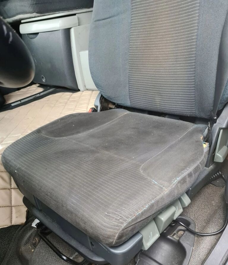 Volvo pneumatyczny Volvo FL FE - Asiento para Camión: foto 3 Volvo pneumatyczny Volvo FL FE - Asiento para Camión: foto 3