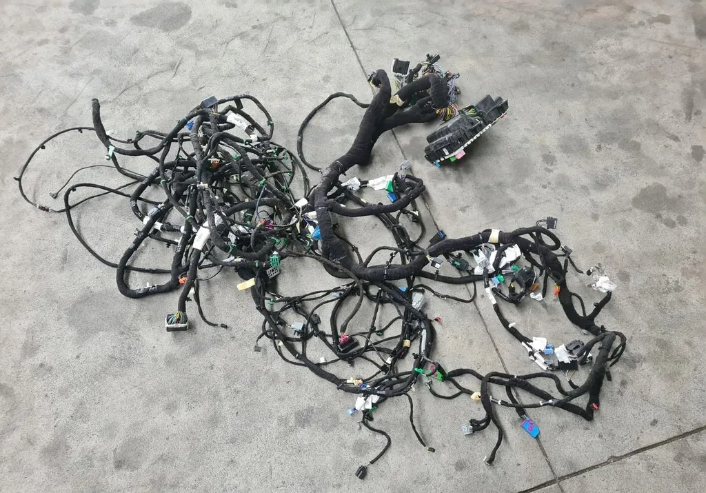 WIĄZKA INSTALACJA KABINY KONSOLI DESKI ROZDZIELCZEJ FORD F-MAX 500 TRUCKS - Cables/ Alambres: foto 1 WIĄZKA INSTALACJA KABINY KONSOLI DESKI ROZDZIELCZEJ FORD F-MAX 500 TRUCKS - Cables/ Alambres: foto 1