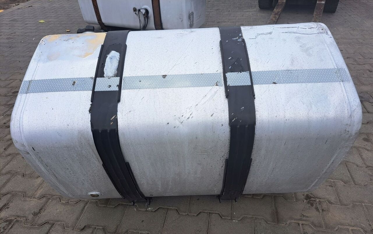 ZBIORNIK PALIWA RENAULT GAMA T VOLVO FH 4 FM 4 LOW DECK 100x69x5 22038777 - Depósito de combustible para Camión: foto 1 ZBIORNIK PALIWA RENAULT GAMA T VOLVO FH 4 FM 4 LOW DECK 100x69x5 22038777 - Depósito de combustible para Camión: foto 1