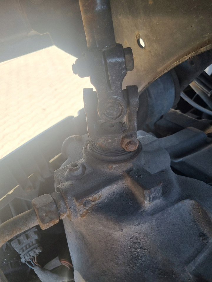 ZF KOLUMNA PRZEKŁADNIA KIEROWNICZA RENAULT MIDLUM DXI VOLVO FL R 22.5 - Caja de dirección para Camión: foto 2 ZF KOLUMNA PRZEKŁADNIA KIEROWNICZA RENAULT MIDLUM DXI VOLVO FL R 22.5 - Caja de dirección para Camión: foto 2