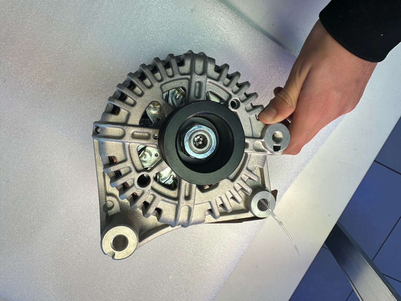 Woda BMW 325, 330, X5 - Alternador para Furgoneta: foto 2 Woda BMW 325, 330, X5 - Alternador para Furgoneta: foto 2