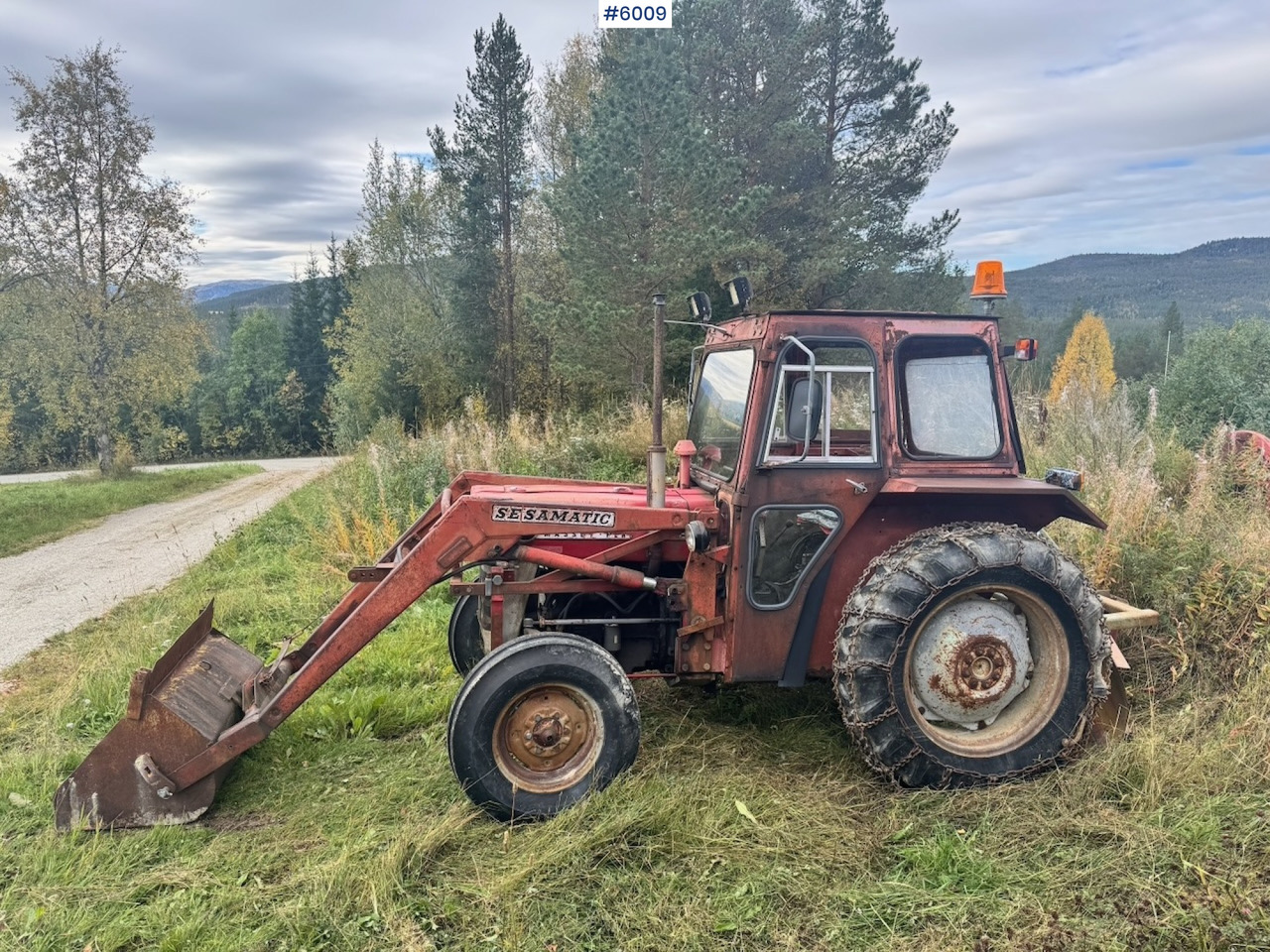 1971 Massey-Ferguson 135 incl. front loader, bucket, rear scraper, and log splitter/firewood machine - Tractor: foto 4 1971 Massey-Ferguson 135 incl. front loader, bucket, rear scraper, and log splitter/firewood machine - Tractor: foto 4