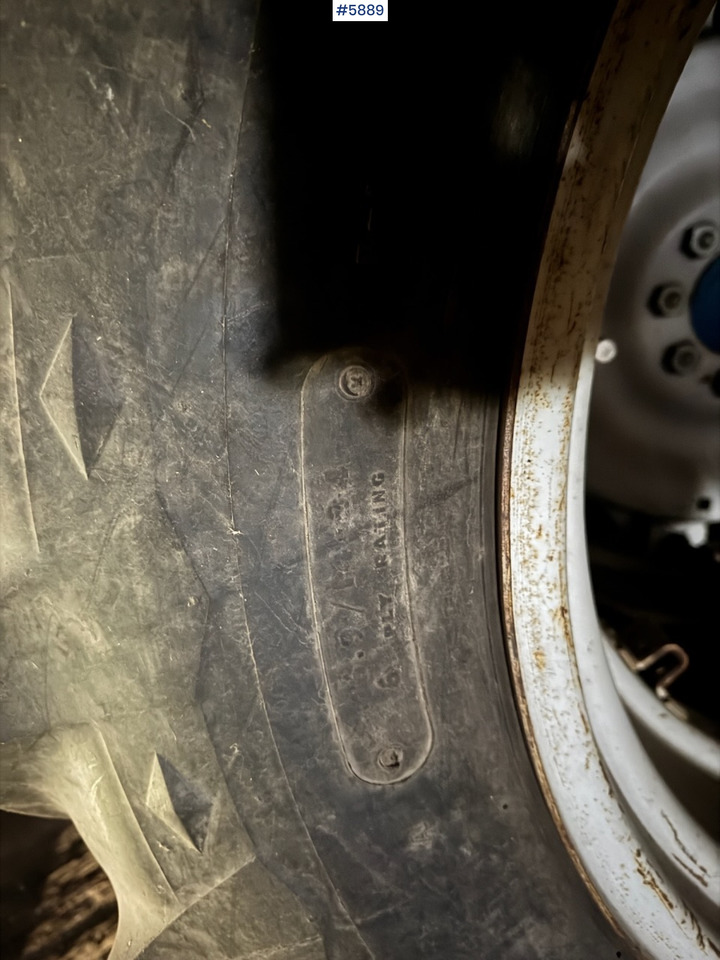 Leasing para  1975 Ford 5000 w/ Twin Wheels 1975 Ford 5000 w/ Twin Wheels: foto 18