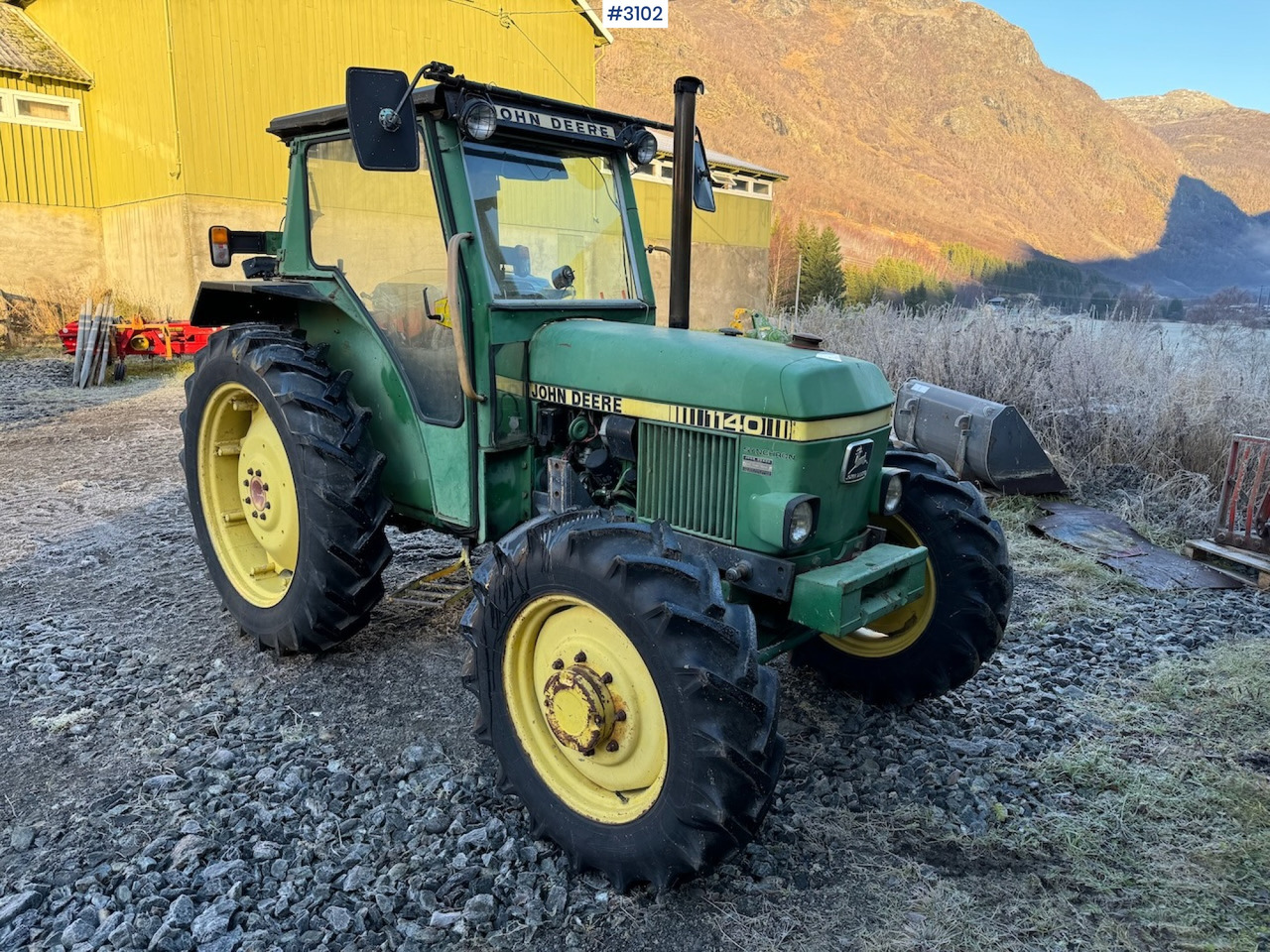 1981 John Deere 1140 Synchron with front loader - Tractor: foto 1 1981 John Deere 1140 Synchron with front loader - Tractor: foto 1