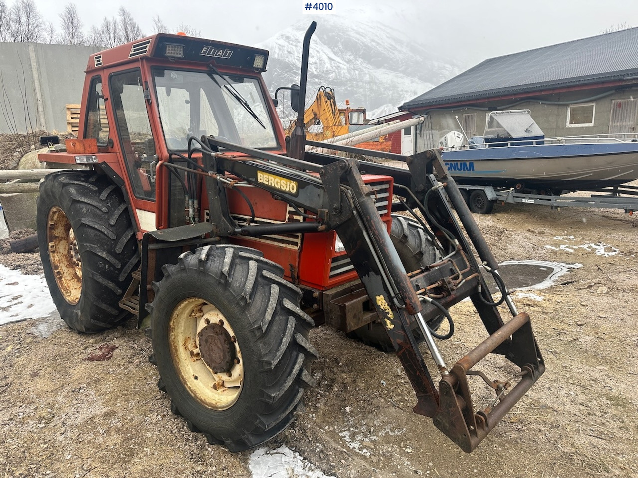 1982 Fiat 780 DT w/ front loader, snow shovel, chains, top link, triangle and extra set of twin wheels. - Tractor: foto 3 1982 Fiat 780 DT w/ front loader, snow shovel, chains, top link, triangle and extra set of twin wheels. - Tractor: foto 3