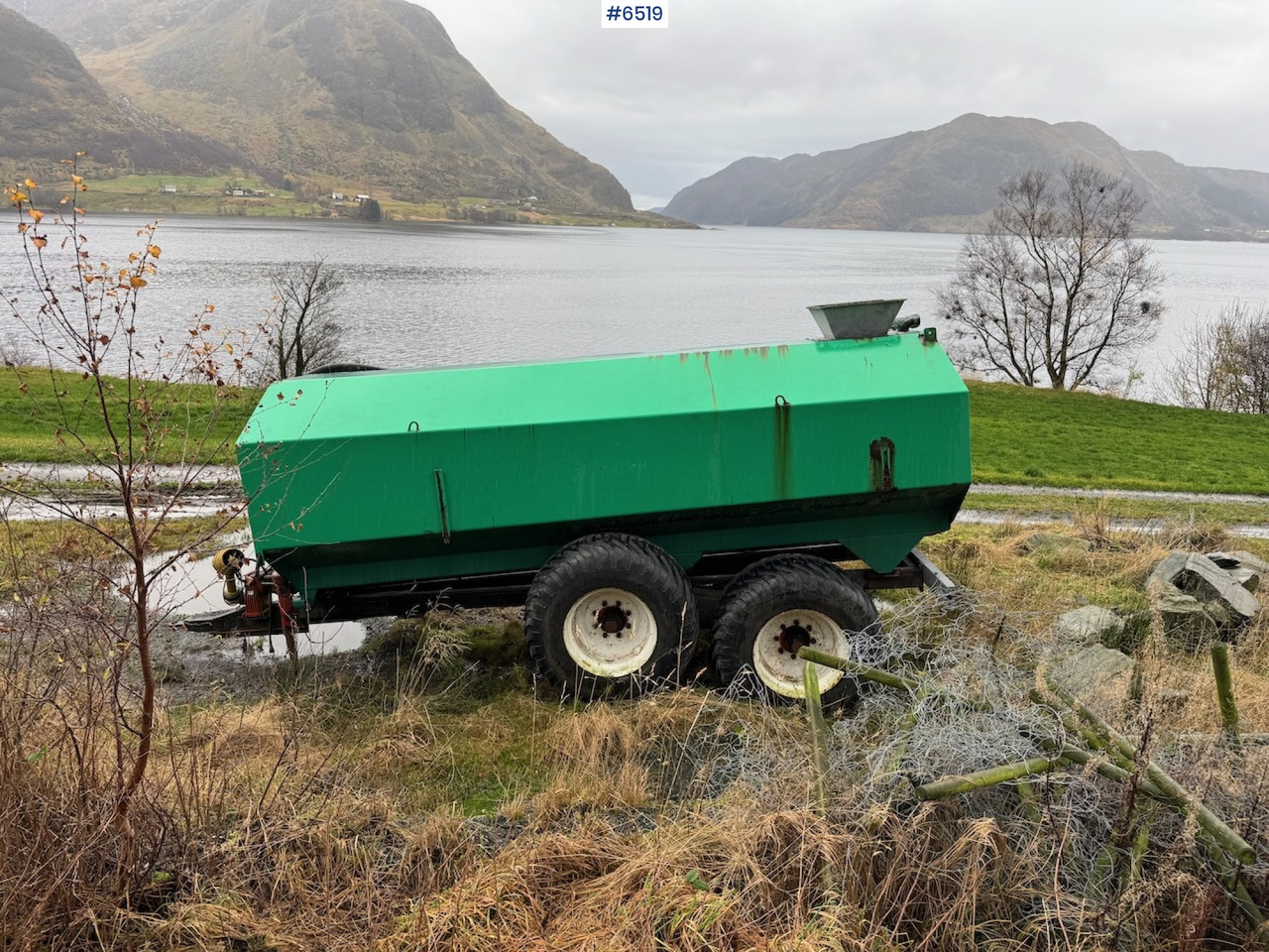 1997 Moi Guffen 15,000 liters w/ cannon. - Cuba de purín: foto 1 1997 Moi Guffen 15,000 liters w/ cannon. - Cuba de purín: foto 1