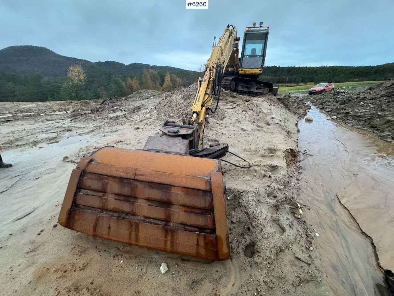 1998 Komatsu PC130-6K with Grading Bucket and Digging Bucket! - Excavadora: foto 4 1998 Komatsu PC130-6K with Grading Bucket and Digging Bucket! - Excavadora: foto 4