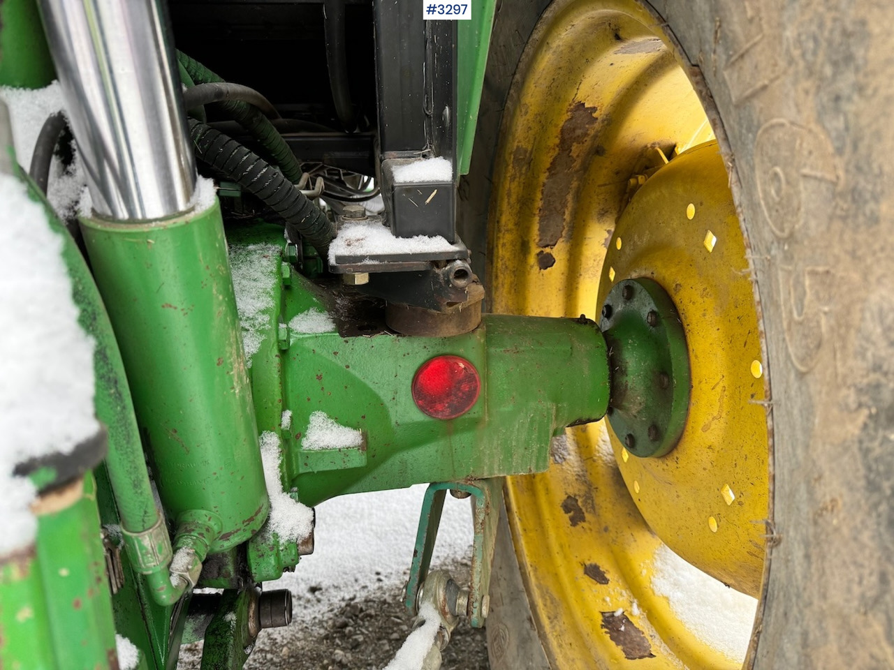 Tractor 1999 John Deere 6210 SE with Front Loader: foto 20