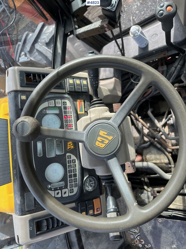 Leasing para  2000 JCB Fastrac 4x4 tractor w/ loader, 2 new tires, gravel bucket or snow bucket. WATCH VIDEO. 2000 JCB Fastrac 4x4 tractor w/ loader, 2 new tires, gravel bucket or snow bucket. WATCH VIDEO.: foto 34