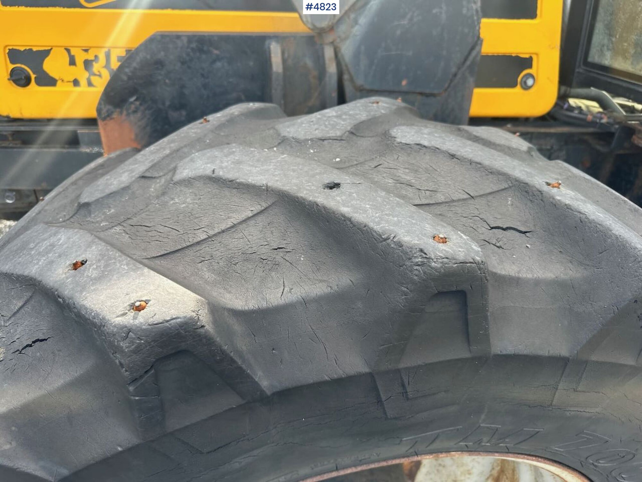 Leasing para  2000 JCB Fastrac 4x4 tractor w/ loader, 2 new tires, gravel bucket or snow bucket. WATCH VIDEO. 2000 JCB Fastrac 4x4 tractor w/ loader, 2 new tires, gravel bucket or snow bucket. WATCH VIDEO.: foto 14