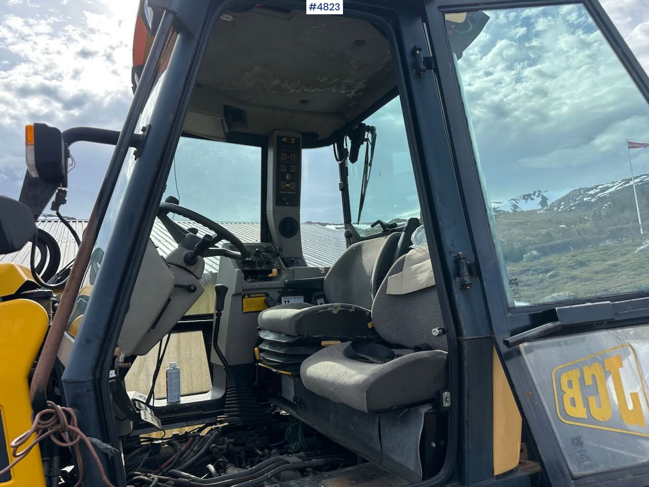 Leasing para  2000 JCB Fastrac 4x4 tractor w/ loader, 2 new tires, gravel bucket or snow bucket. WATCH VIDEO. 2000 JCB Fastrac 4x4 tractor w/ loader, 2 new tires, gravel bucket or snow bucket. WATCH VIDEO.: foto 29