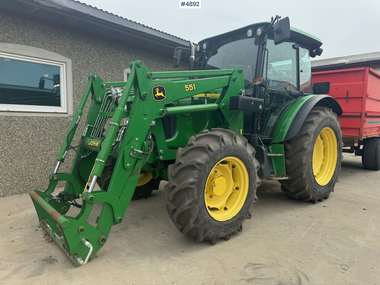 2004 John Deere 5720 4x4 w/ front loader - Tractor: foto 1 2004 John Deere 5720 4x4 w/ front loader - Tractor: foto 1