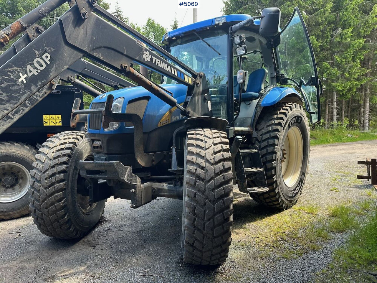2009 New Holland T6040 SS w/ Trima front loader - Tractor: foto 3 2009 New Holland T6040 SS w/ Trima front loader - Tractor: foto 3