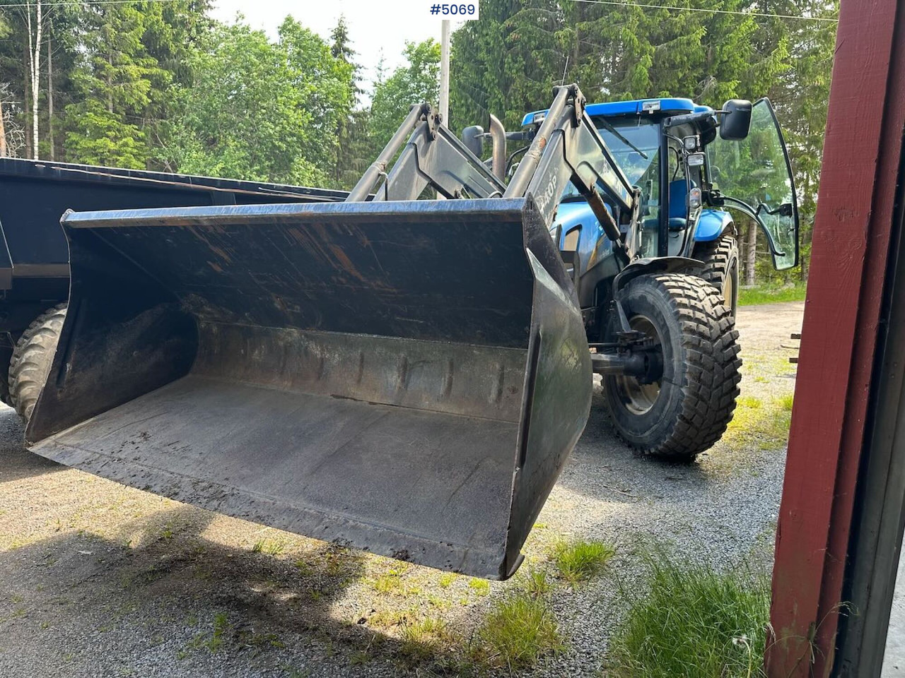 2009 New Holland T6040 SS w/ Trima front loader - Tractor: foto 4 2009 New Holland T6040 SS w/ Trima front loader - Tractor: foto 4