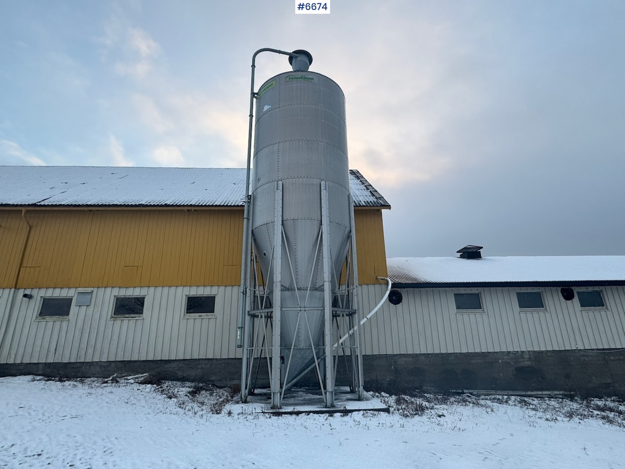 2010 Mafa Outdoor silo w/ level switch and inlet screw - Maquinaria ganadera: foto 2 2010 Mafa Outdoor silo w/ level switch and inlet screw - Maquinaria ganadera: foto 2