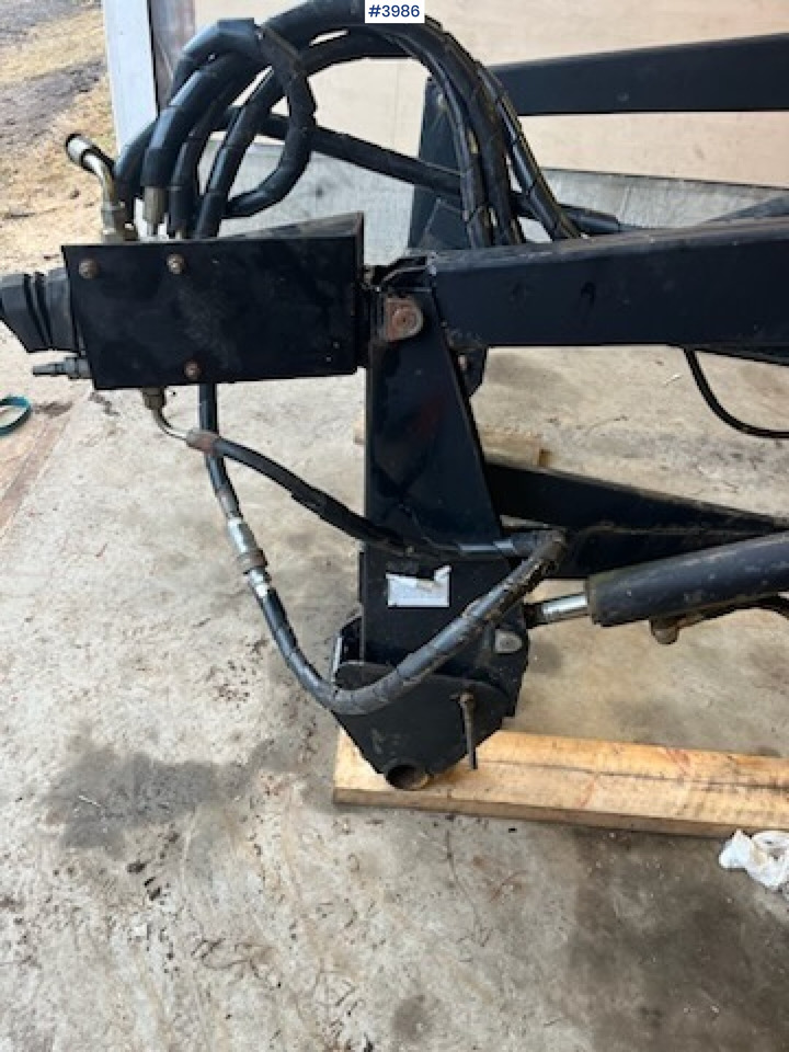 2012 Front loader for tractor. - Cargador frontal para tractor: foto 3 2012 Front loader for tractor. - Cargador frontal para tractor: foto 3