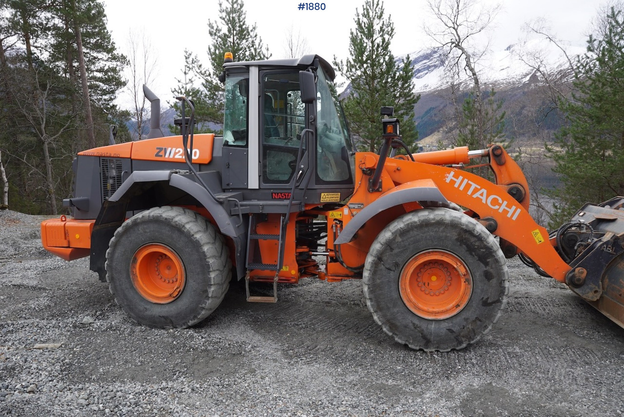 Cargadora de ruedas 2012 Hitachi ZW220: foto 9