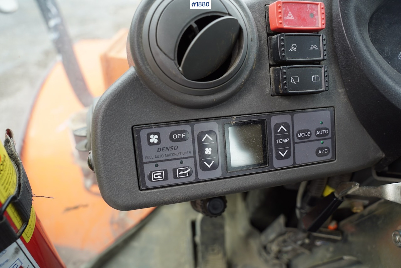 Cargadora de ruedas 2012 Hitachi ZW220: foto 25