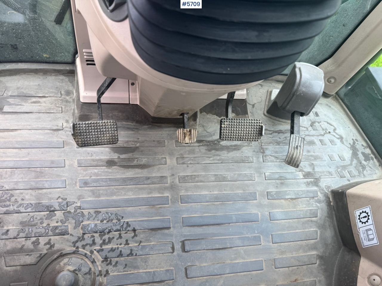 Tractor 2017 Fendt 724 Vario w/ GPS, Front PTO, Loader and hydraulics.: foto 37 Tractor 2017 Fendt 724 Vario w/ GPS, Front PTO, Loader and hydraulics.: foto 37