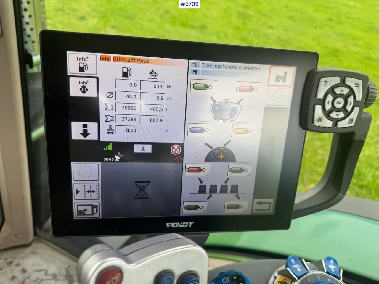 Tractor 2017 Fendt 724 Vario w/ GPS, Front PTO, Loader and hydraulics.: foto 39 Tractor 2017 Fendt 724 Vario w/ GPS, Front PTO, Loader and hydraulics.: foto 39