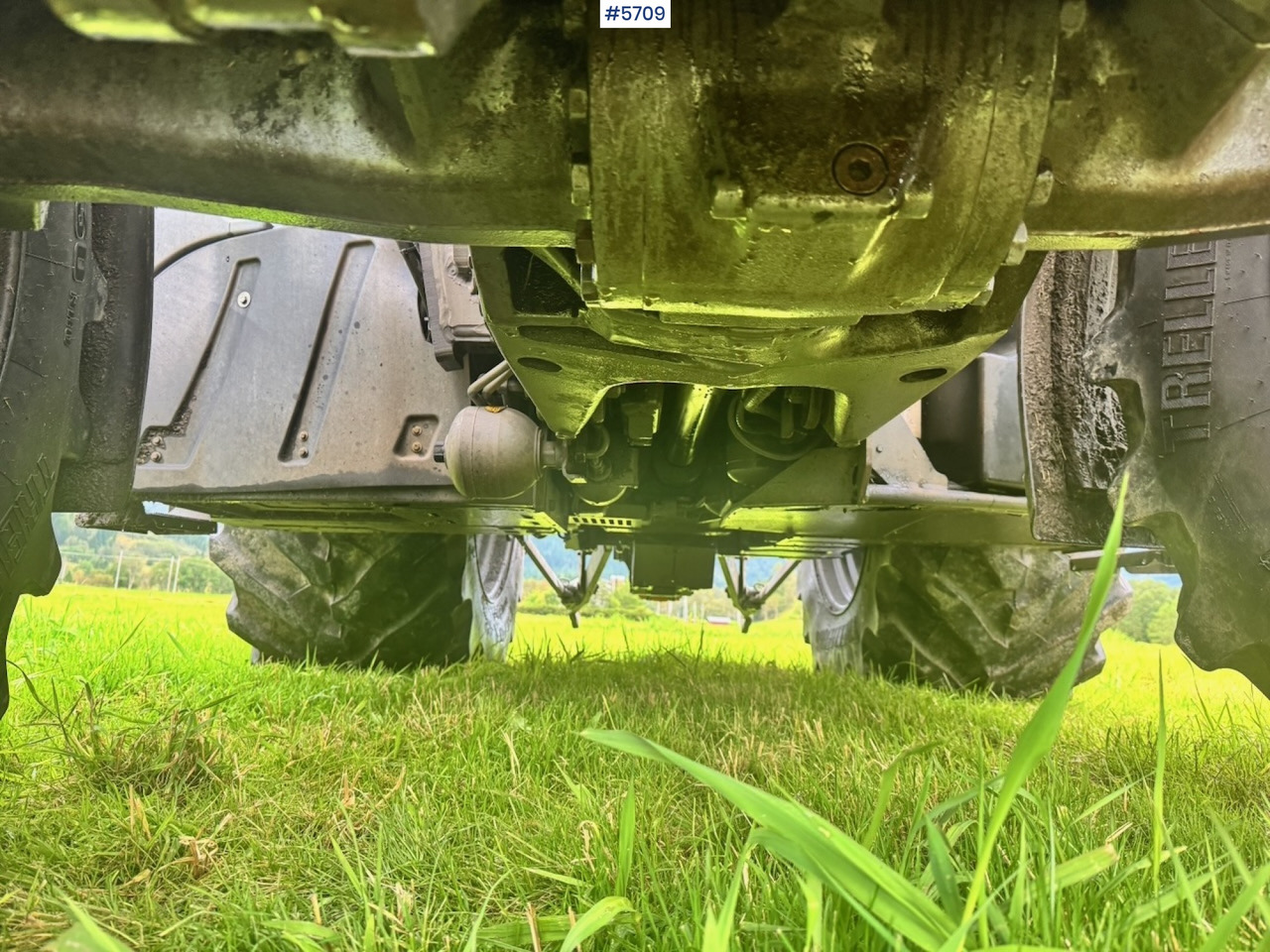 Tractor 2017 Fendt 724 Vario w/ GPS, Front PTO, Loader and hydraulics.: foto 15 Tractor 2017 Fendt 724 Vario w/ GPS, Front PTO, Loader and hydraulics.: foto 15